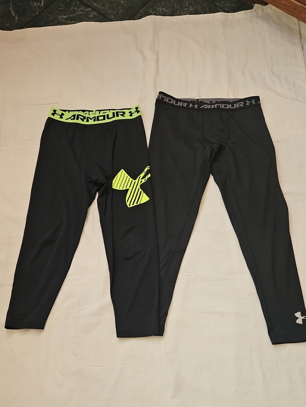 Under Armour Boys YXL Black Compression Leggings Heat Gear And Cold Gear